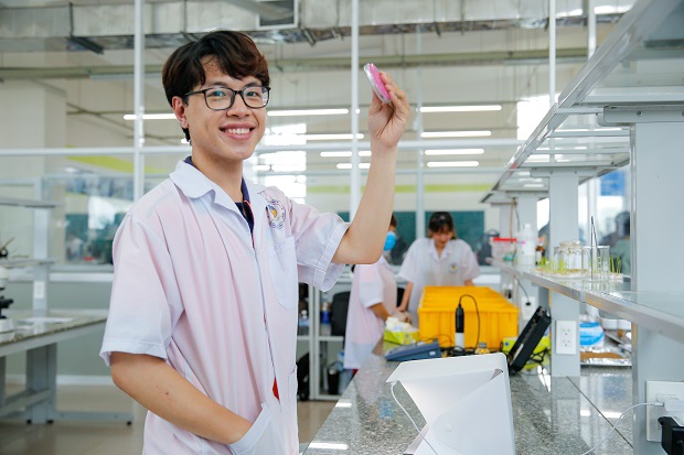 Học Công nghệ sinh học từ xa cần học những gì?