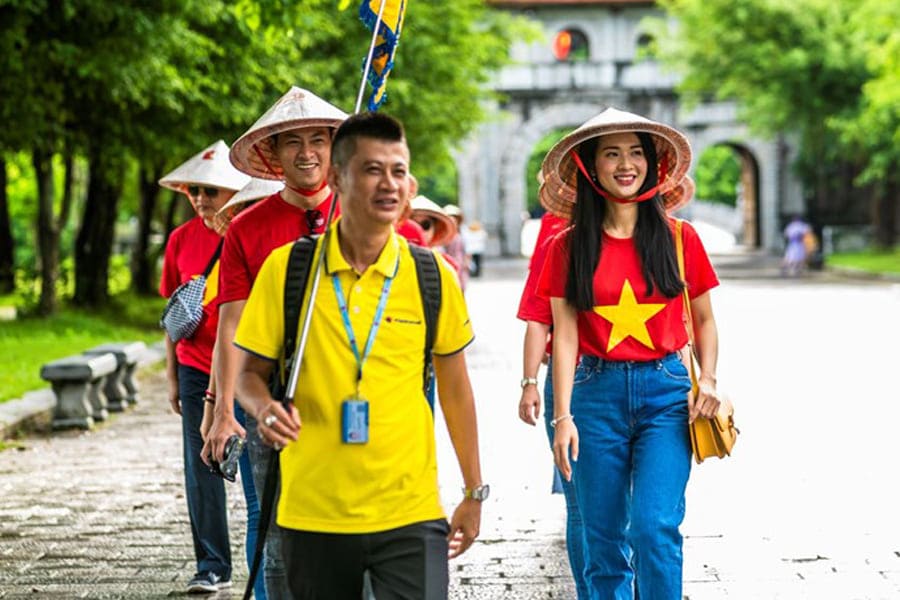Hướng dẫn viên du lịch