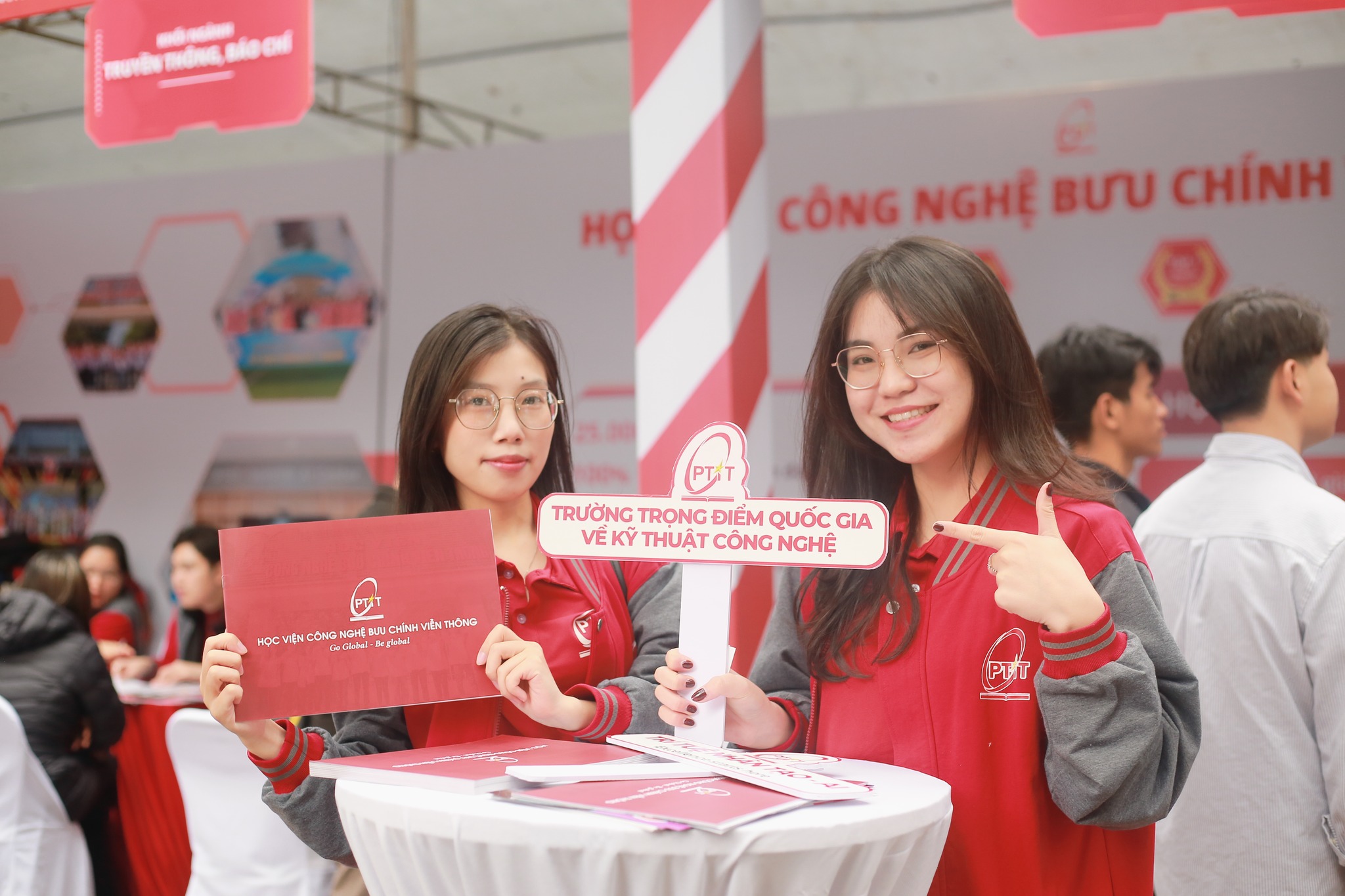 BẰNG CẤP & TỐT NGHIỆP